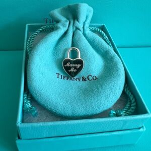 🌸🌸 Authentic Tiffany & Co. Marry Me Heart Lock Charm